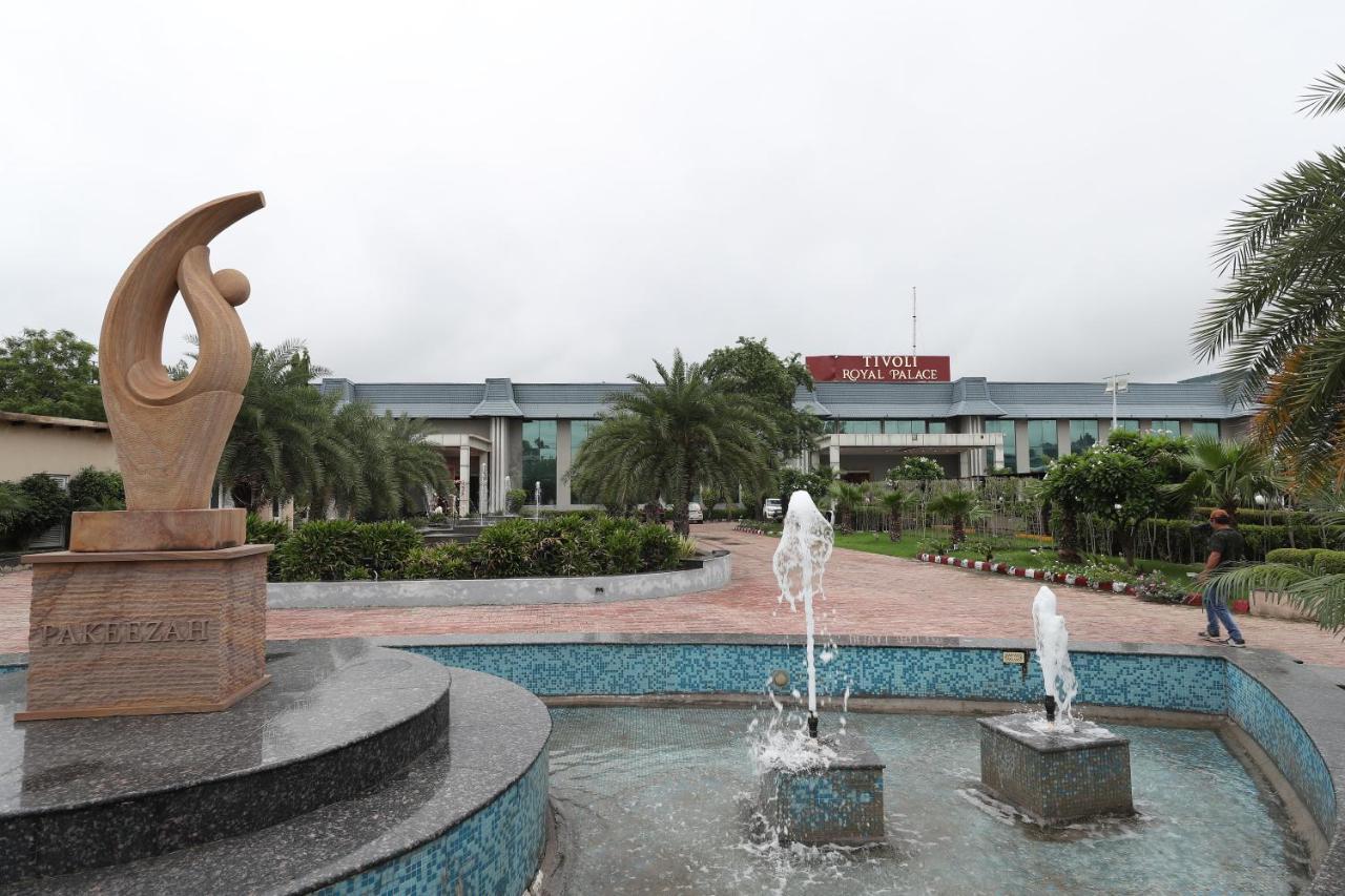 Tivoli Royal Palace Janauli Exterior photo